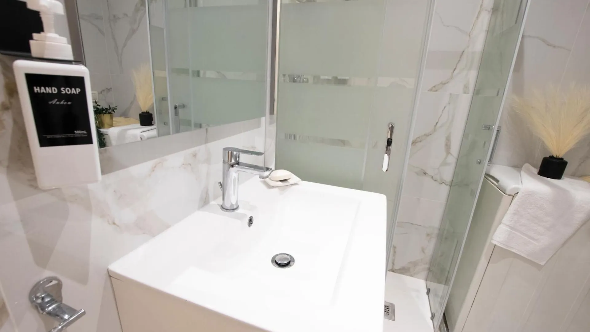 Apartment We Home - Napo Tower 22 Milano Italy